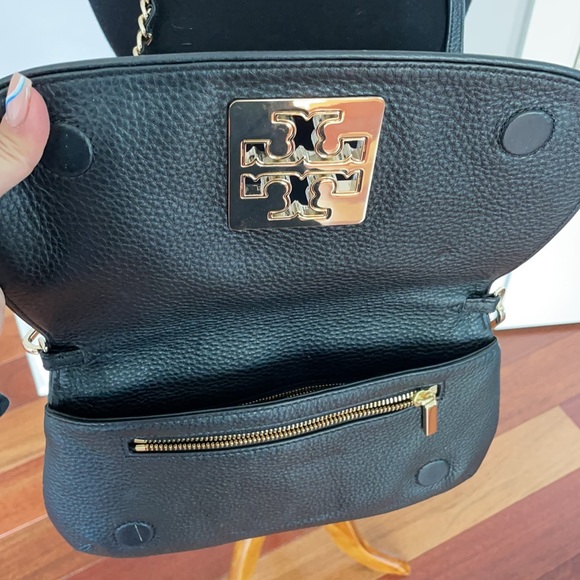 Tory Burch cross body clutch - Picture 4 of 6